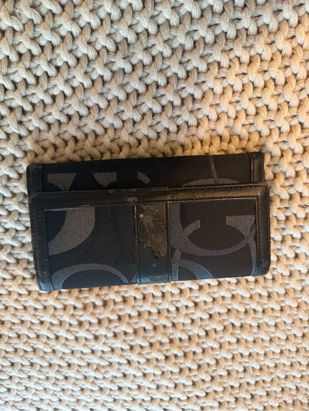 Coach Black/Gray Signature Patterning Trifold Wallet leather is peeling!